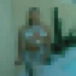 Rencontre Imen, 21 ans à Abbecourt en privé