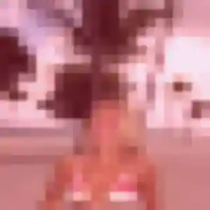 Feriel, 26 ans, connectée à Ablon pour une rencontre coquine