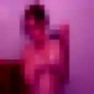 Nolwenn, 33 ans, connectée à Arques pour une rencontre coquine