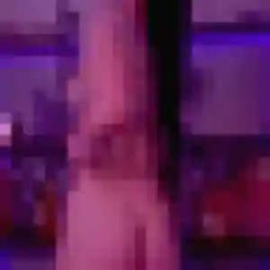 Découvre Yasmine, 21 ans à Assevent en privé