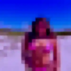 Faustine, 19 ans, connectée à Avord pour un plan cul