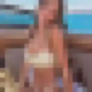 Viviane (20 ans) à Azé cherche un plan cul maintenant