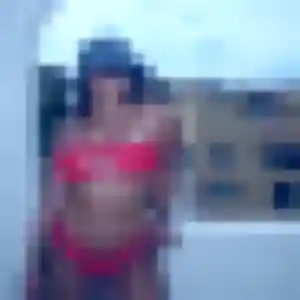 plan cul à Ballots : photo de Mia, 27 ans - inscription gratuite