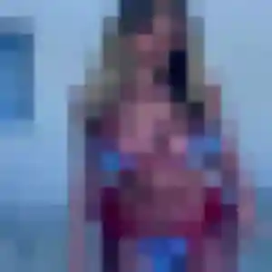 Alya, 21 ans, connectée à Bauvin pour un plan cul