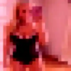 Oriane de Bosville, 20 ans - plan cul discret