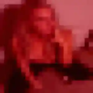 Contacte Salome, 32 ans à Brouzet-lès-Alès en t'inscrivant
