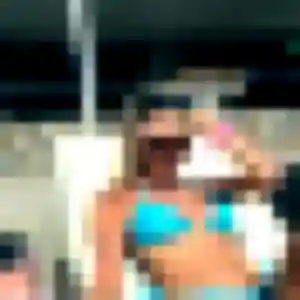 Zara, 20 ans, connectée à Caligny pour une rencontre coquine