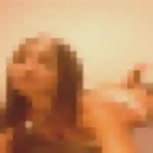 Flore, femme de 26 ans propose plan cul à Calleville