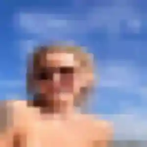 Faustine, femme de 20 ans cherche plan cul à Cauville-sur-Mer