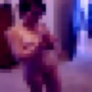 Isaure, 29 ans, connectée à Chalandry-Elaire pour un plan cul