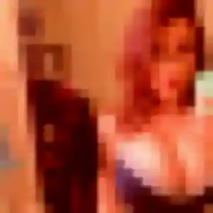 Alissa, 24 ans, connectée à Châlons-du-Maine pour un plan cul