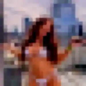 Photo de Elena à Chamant (22 ans) - plan cul anonyme