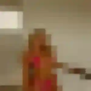 Elina, femme de 21 ans propose plan cul à Champagnier