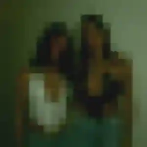 Contacte Emna, 19 ans à Chavenay en privé