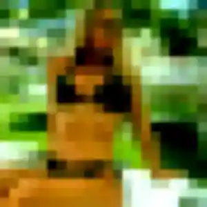 Emna (22 ans) à Clef Vallée d'Eure attend un plan cul maintenant