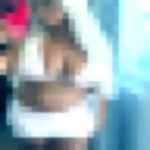 Elya, 30 ans, en ligne à Cléguérec pour une rencontre coquine