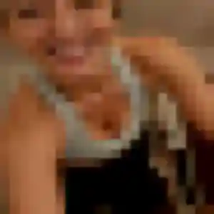 Yael, 35 ans, en ligne à Clermont pour une rencontre coquine