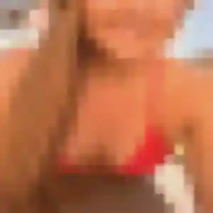 Faustine, 23 ans, connectée à Colmar pour un plan cul