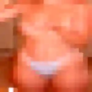 Ninon, 26 ans, connectée à Colombes pour un plan cul