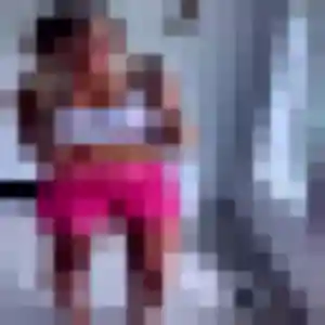 Mona, 22 ans, connectée à Colombey les Deux Églises pour une rencontre coquine