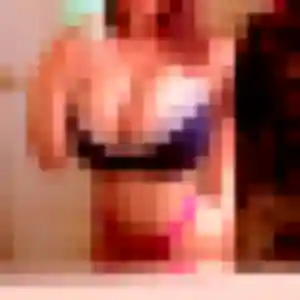 Rejoins Axelle, 39 ans à Courdemanche gratuitement