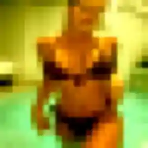 Amandine, 24 ans, disponible à Daux pour une rencontre coquine