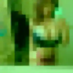 Alissa, fille de 26 ans cherche plan cul à Davayé