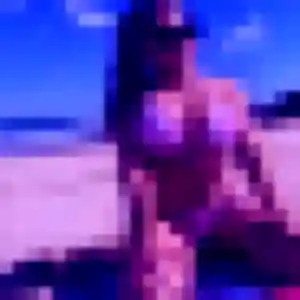 Naya, 21 ans, connectée à Davayé pour une rencontre coquine