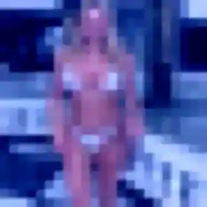 Elina, femme de 30 ans cherche plan cul à Elven