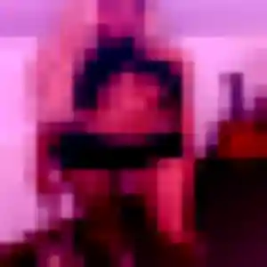 Daphne de Englos, 29 ans - plan cul discret