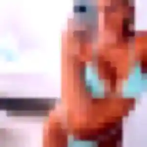 Inaya, fille de 23 ans cherche plan cul à Fessenheim-le-Bas