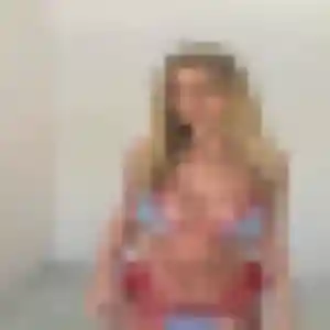 Djenna, 30 ans, en ligne à Flocques pour un plan cul