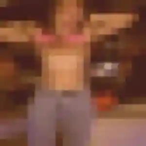 Rejoins Eleonore, 27 ans à Fontenay-le-Fleury gratuitement