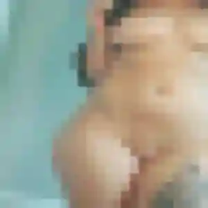 Lilou (32 ans) à Fourques-sur-Garonne cherche un plan cul maintenant