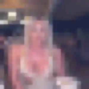 Charmante Assia, 24 ans à Galgon - la contacter
