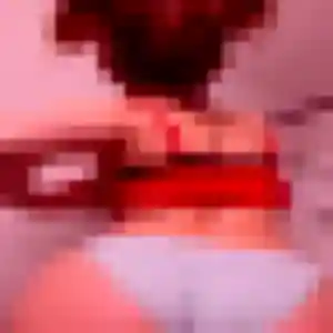 Photo privée de Elena, 32 ans à Glisolles - plan discret