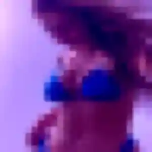 Axelle, fille de 20 ans propose plan cul à Gouville-sur-Mer