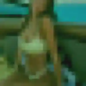Assia, 19 ans, cherche un plan cul à Grilly