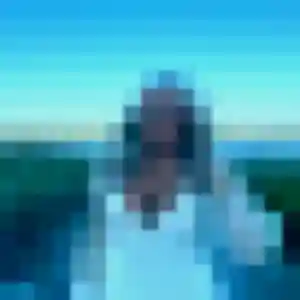 Alya de Hasnon, 19 ans - plan cul discret