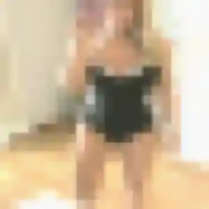 Naila, femme de 19 ans propose plan cul à Hunting