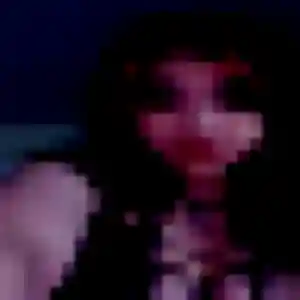 Ambre, 24 ans, connectée à Idron pour une rencontre coquine