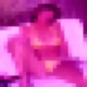 Manelle, 19 ans, en ligne à Jambville pour un plan cul