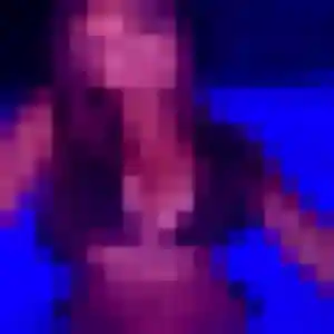 Photo de Emna à La Roche-des-Arnauds (28 ans) - plan cul discret