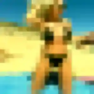 Charmante Feriel, 25 ans à La Rue-Saint-Pierre - voir sa photo