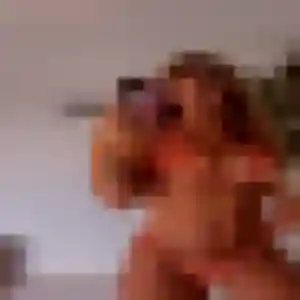 Colombe, 19 ans, en ligne à Lanquetot pour une rencontre coquine