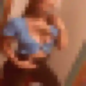 Rencontre Elia, 22 ans à Le Bourg-d'Oisans en privé