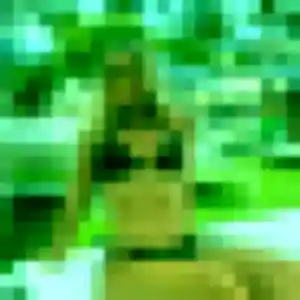 Flore, 27 ans, connectée à Le Perrey pour un plan cul