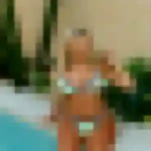 Photo privée de Elya, 21 ans à Le Val-d'Ajol - plan discret