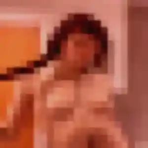 Sexy Enora, 21 ans à Leyment - voir sa photo