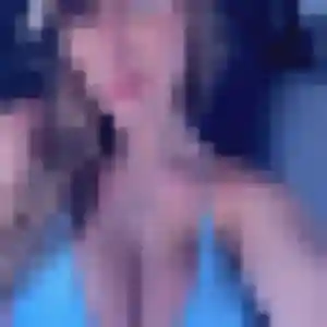 Daphne, 26 ans, cherche un plan cul à Longnes